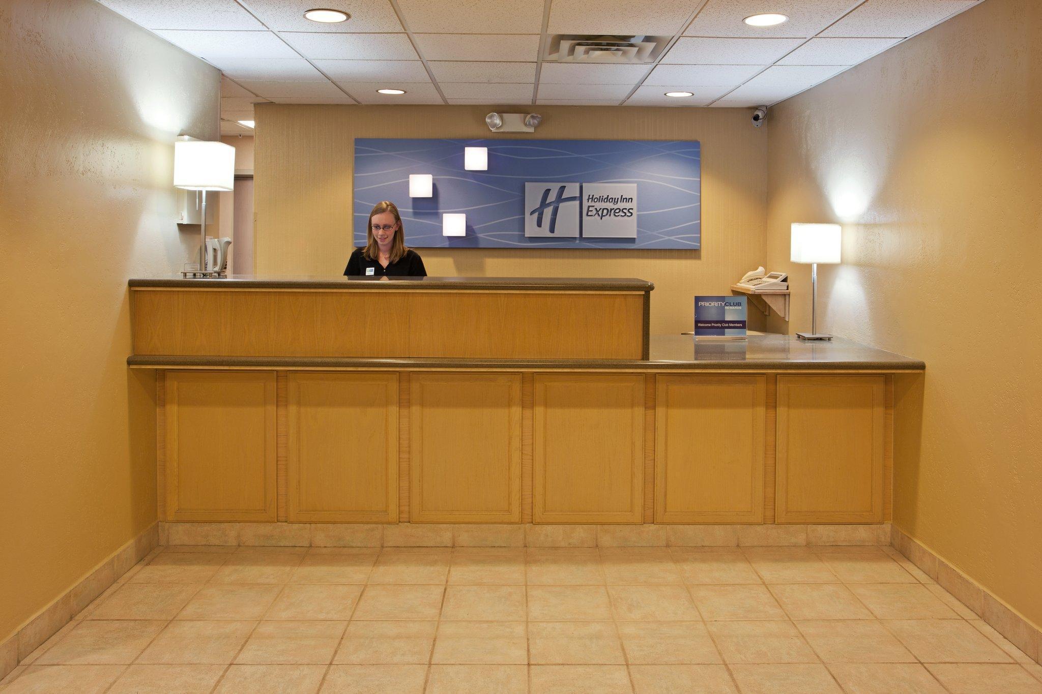 Holiday Inn Express Vermilion By Ihg Exterior photo