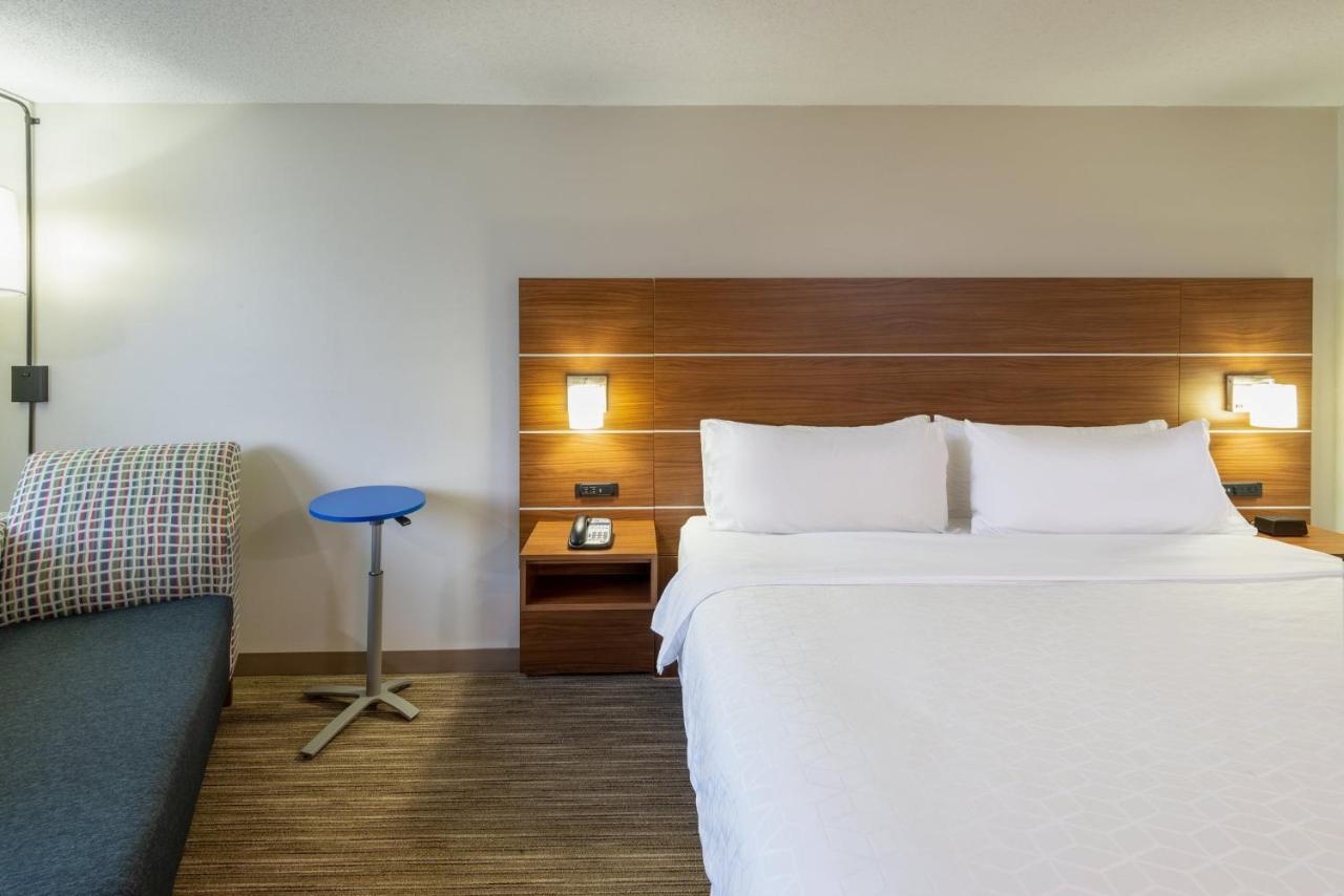 Holiday Inn Express Vermilion By Ihg Exterior photo