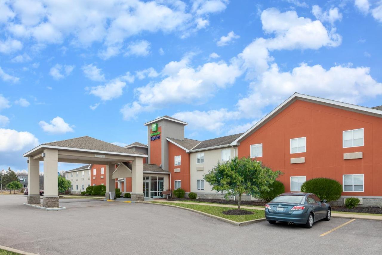 Holiday Inn Express Vermilion By Ihg Exterior photo