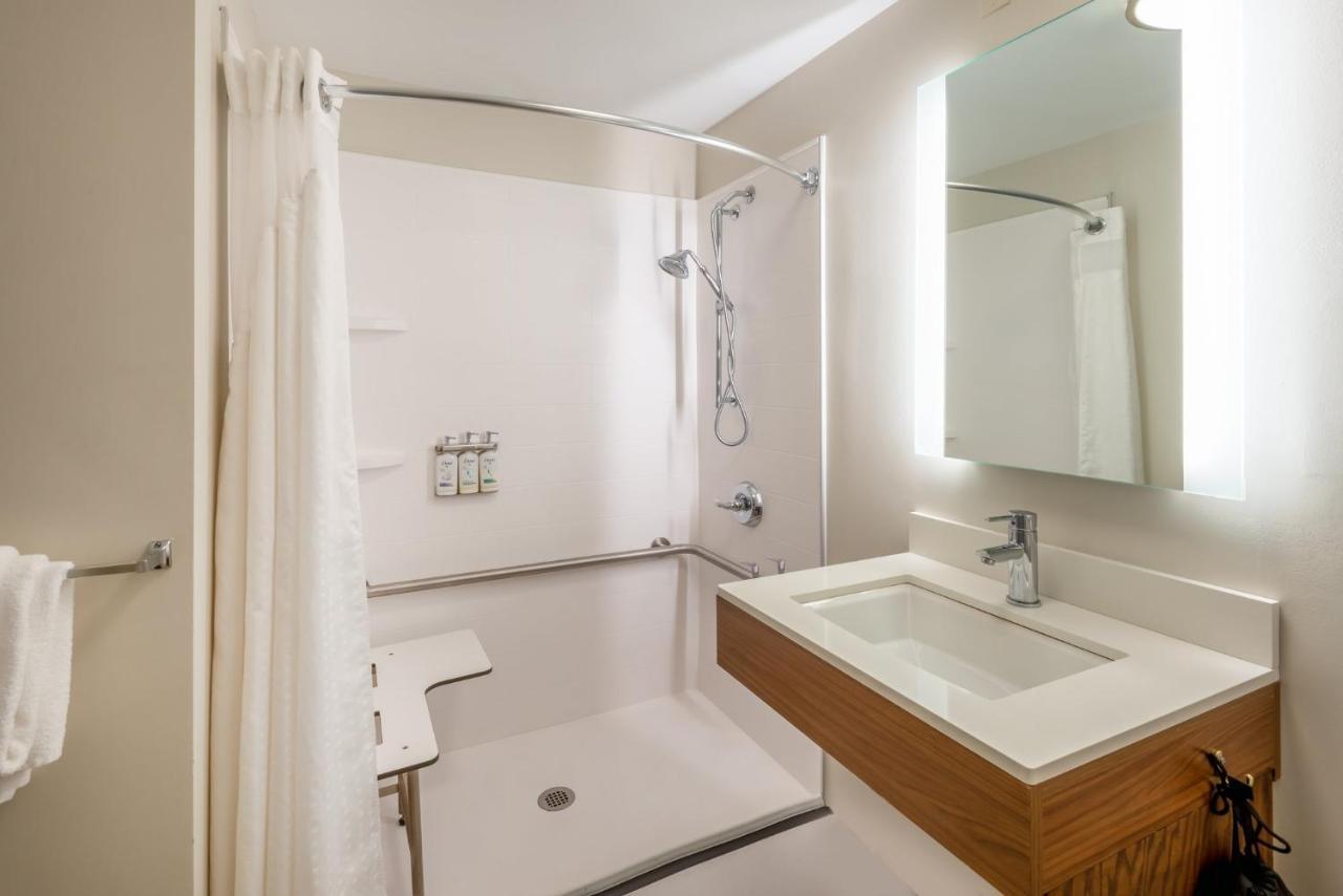 Holiday Inn Express Vermilion By Ihg Exterior photo