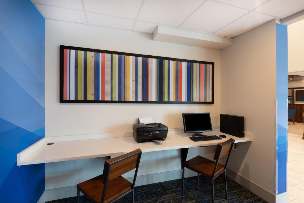 Holiday Inn Express Vermilion By Ihg Exterior photo