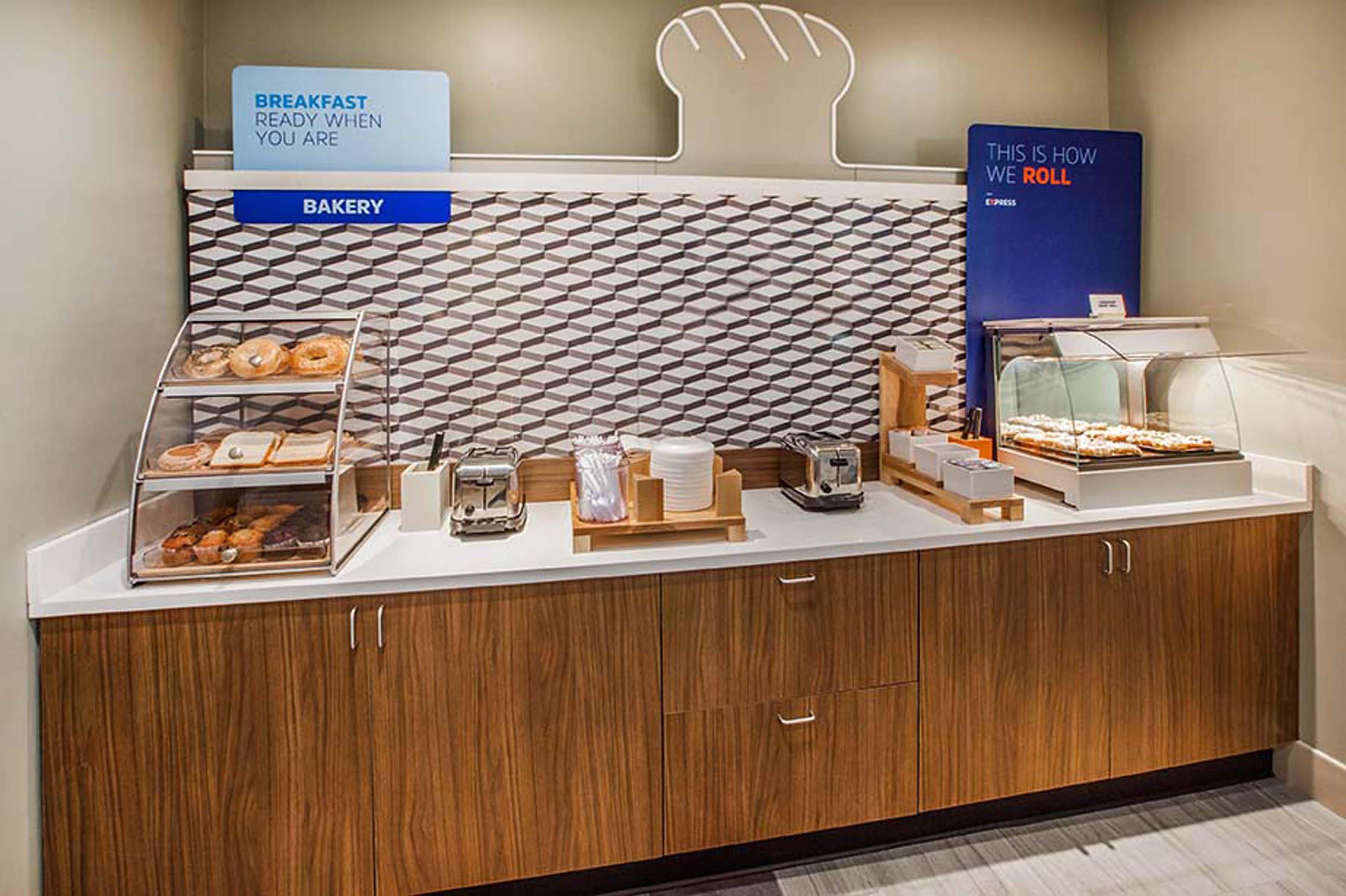 Holiday Inn Express Vermilion By Ihg Exterior photo